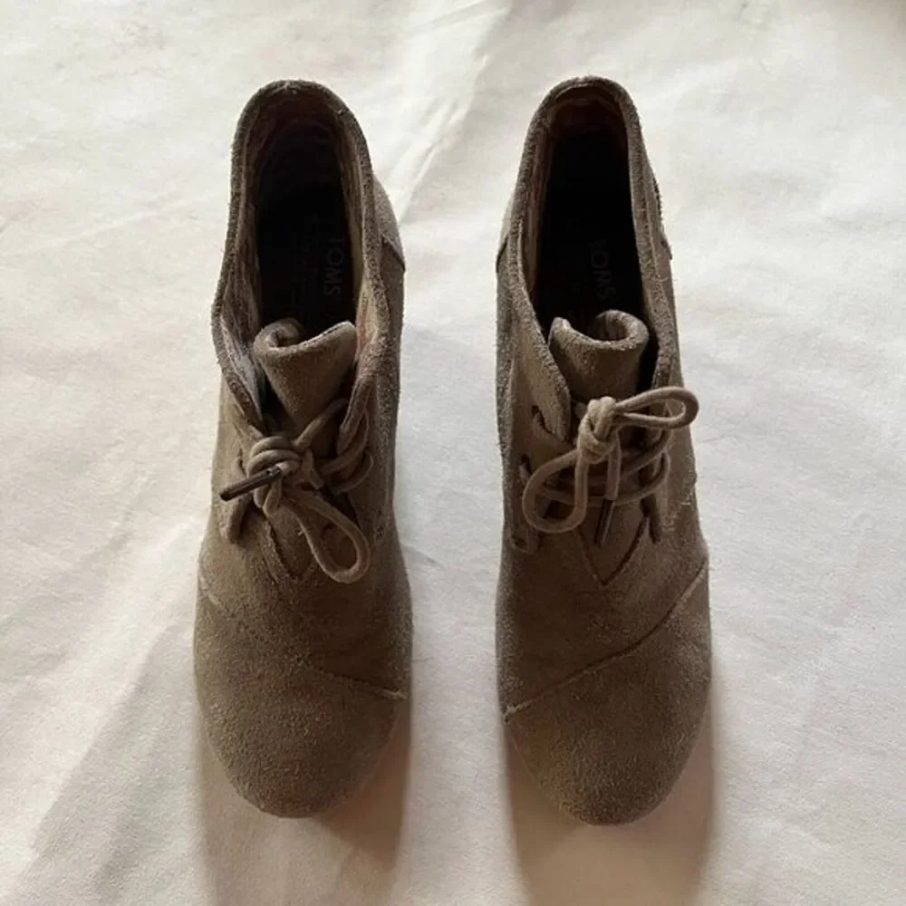 Toms Suede Desert‎ Bootie Lace Up Wedge Ankle Heel Boots Sz 8 - Picture 4 of 8